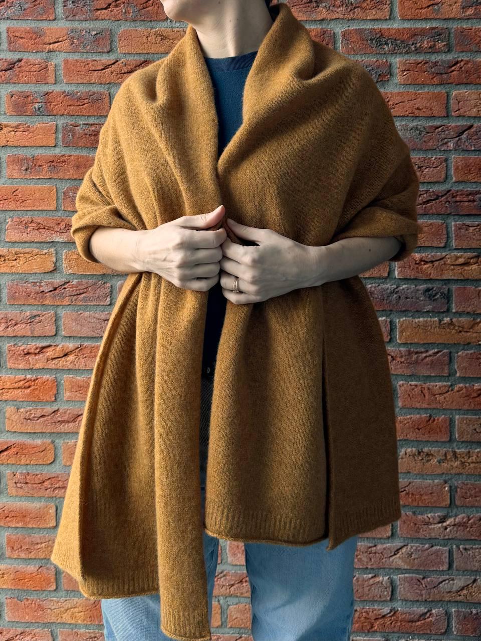 Amber Silence — lambswool scarf